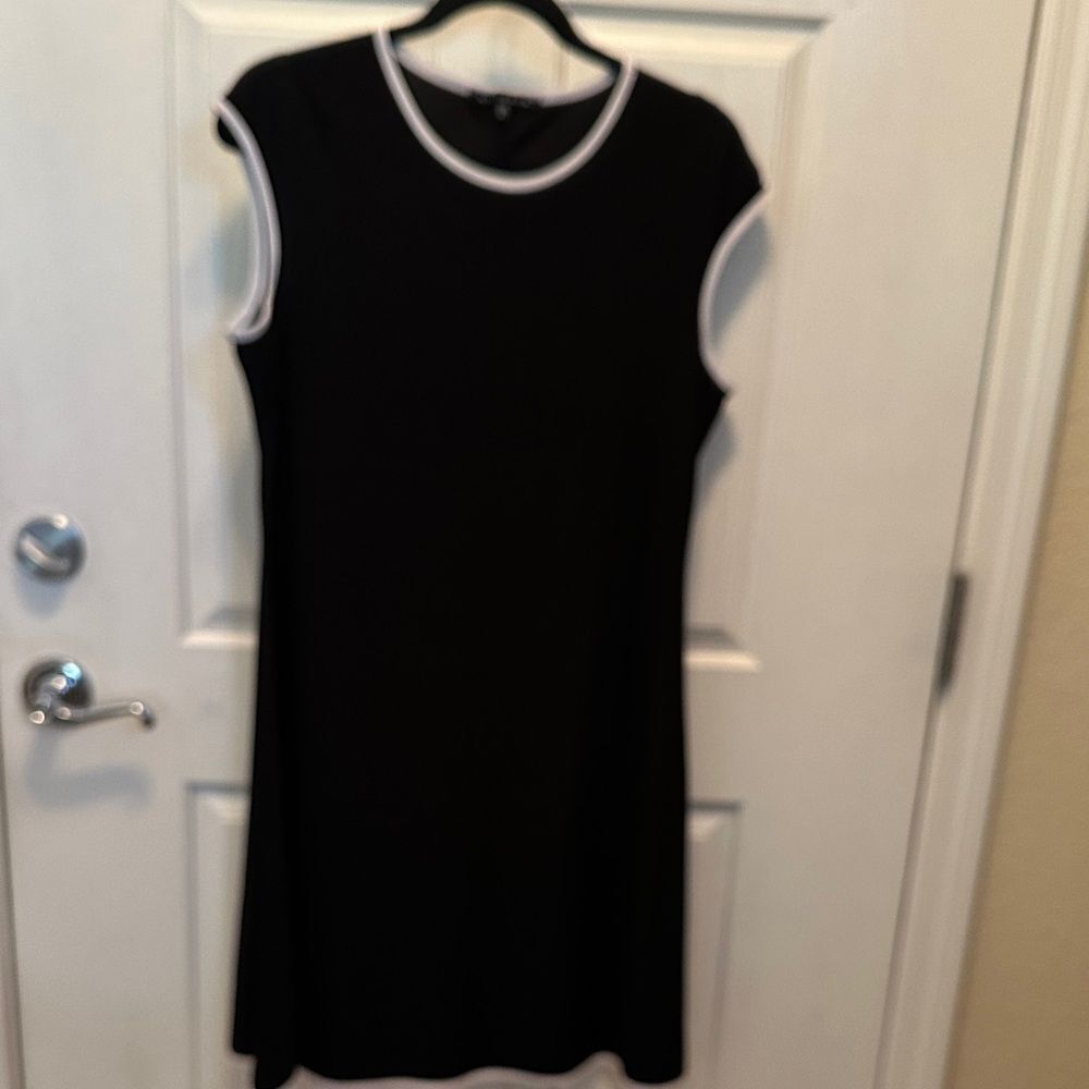 Chic Black Sleeveless Midi Dress